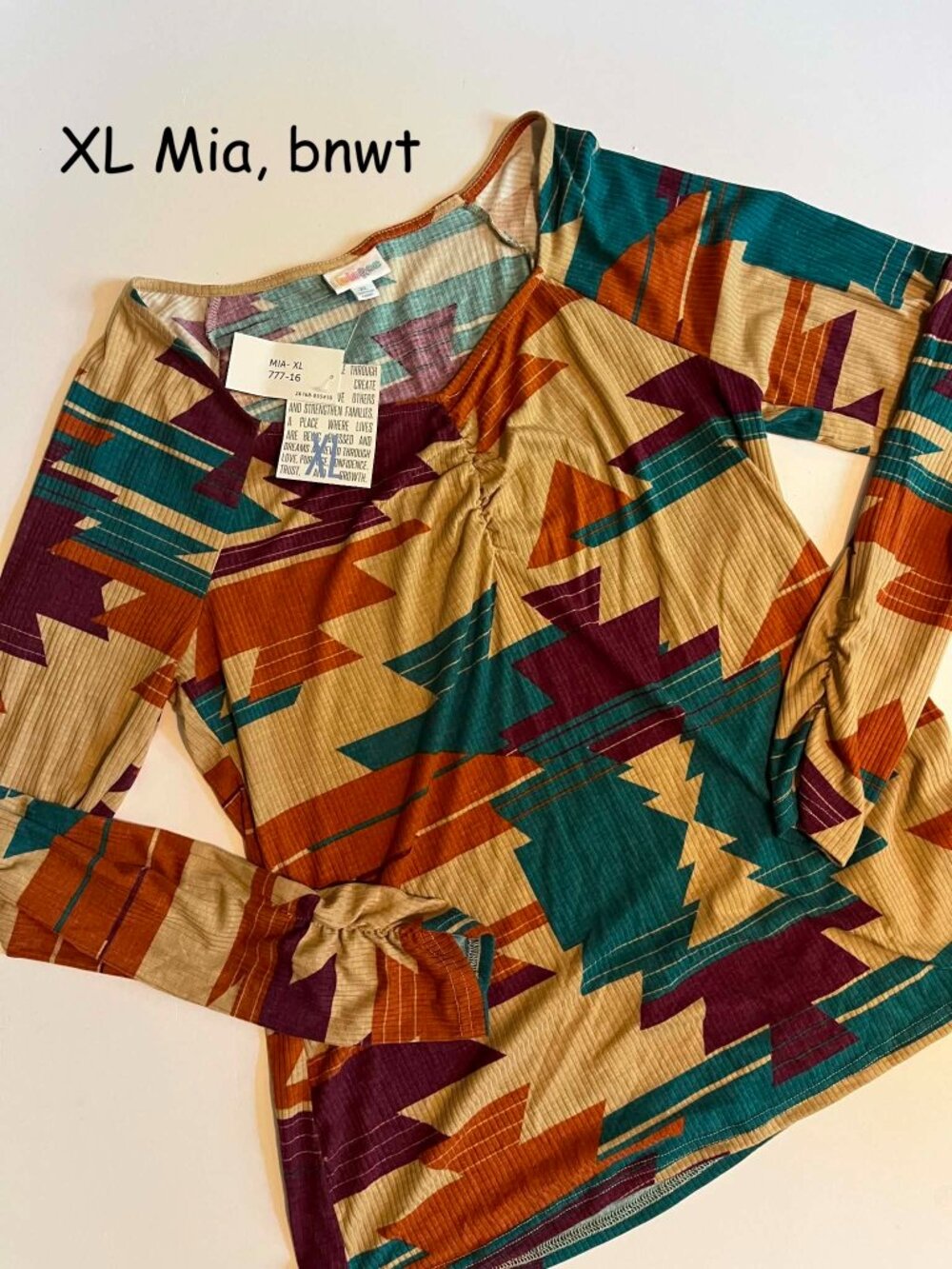 XL Lularoe Mia sweetheart long sleeve top, tan, green, gold, burgundy SW design